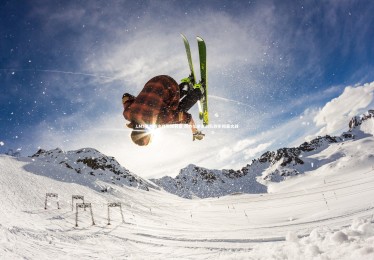 星空体育-LMS夏季赛今日燃情启幕 周杰伦亲率战队领衔揭幕大战